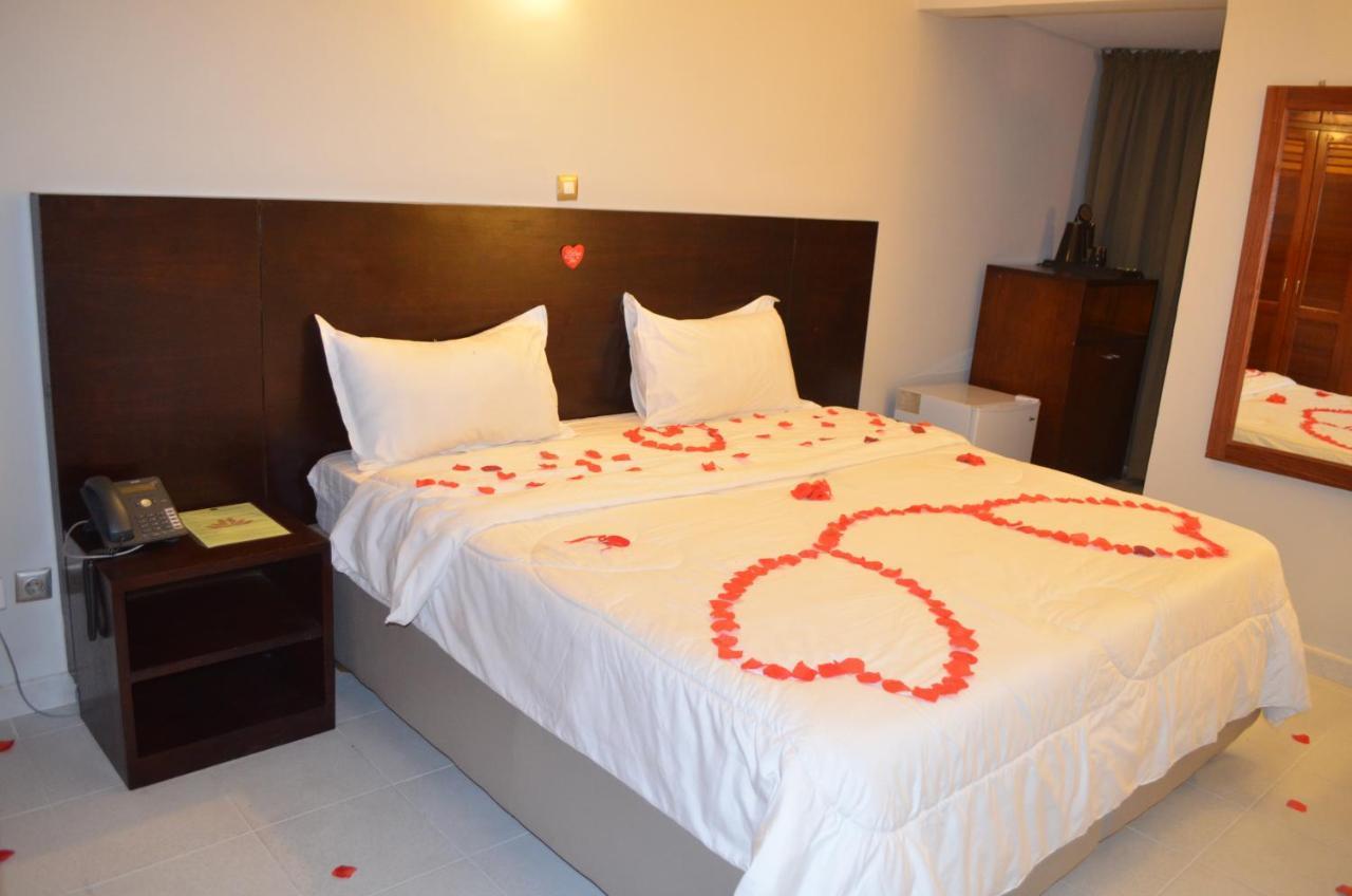 Hotel La Rose Blanche 아비장 외부 사진