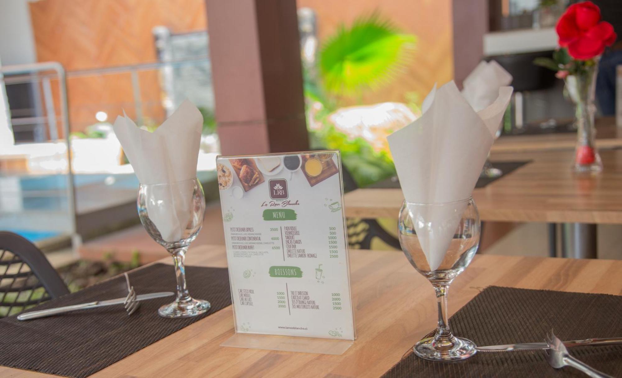 Hotel La Rose Blanche 아비장 외부 사진