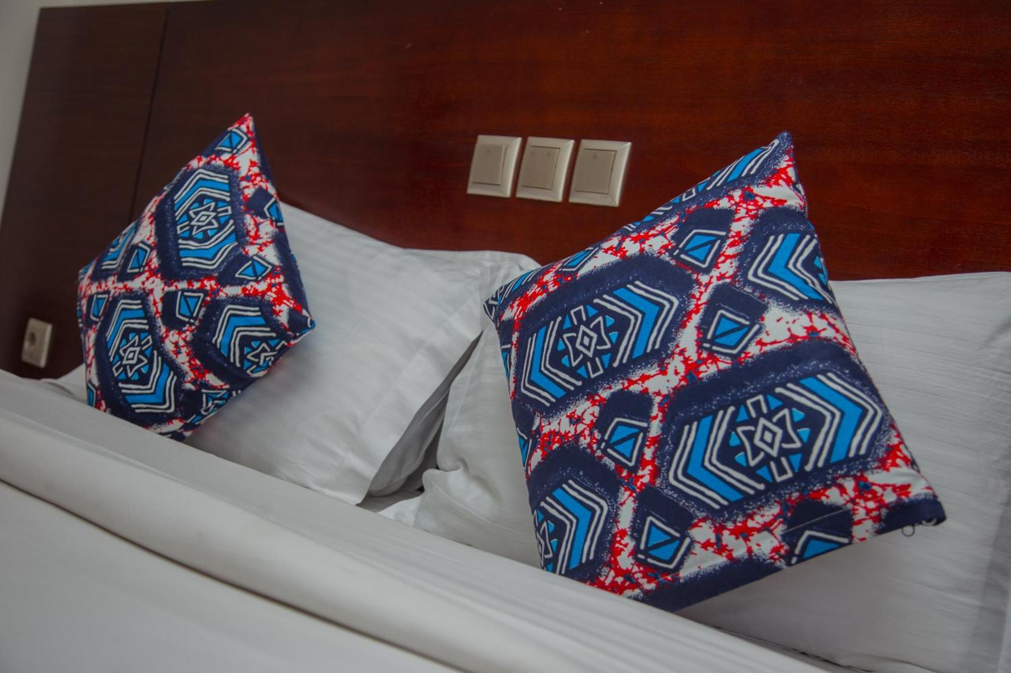 Hotel La Rose Blanche 아비장 외부 사진